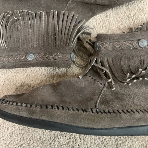 Minnetonka Suede Leather Fringe Studded Detail Ankle Booties - Picture 9 of 13